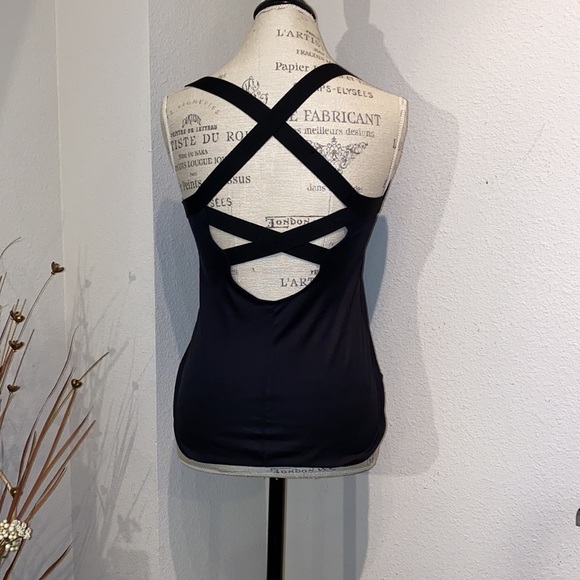 Black Nike criss cross back size XS - Picture 3 of 4